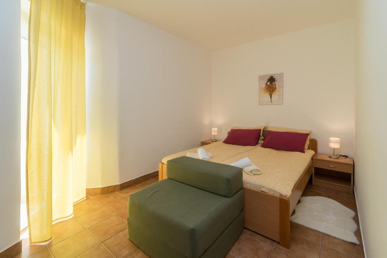 Apartments Bogdanic Krk I Krk Town Eksteriør bilde