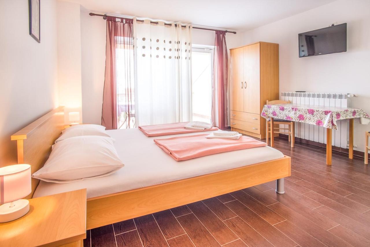 Apartments Bogdanic Krk I Krk Town Eksteriør bilde