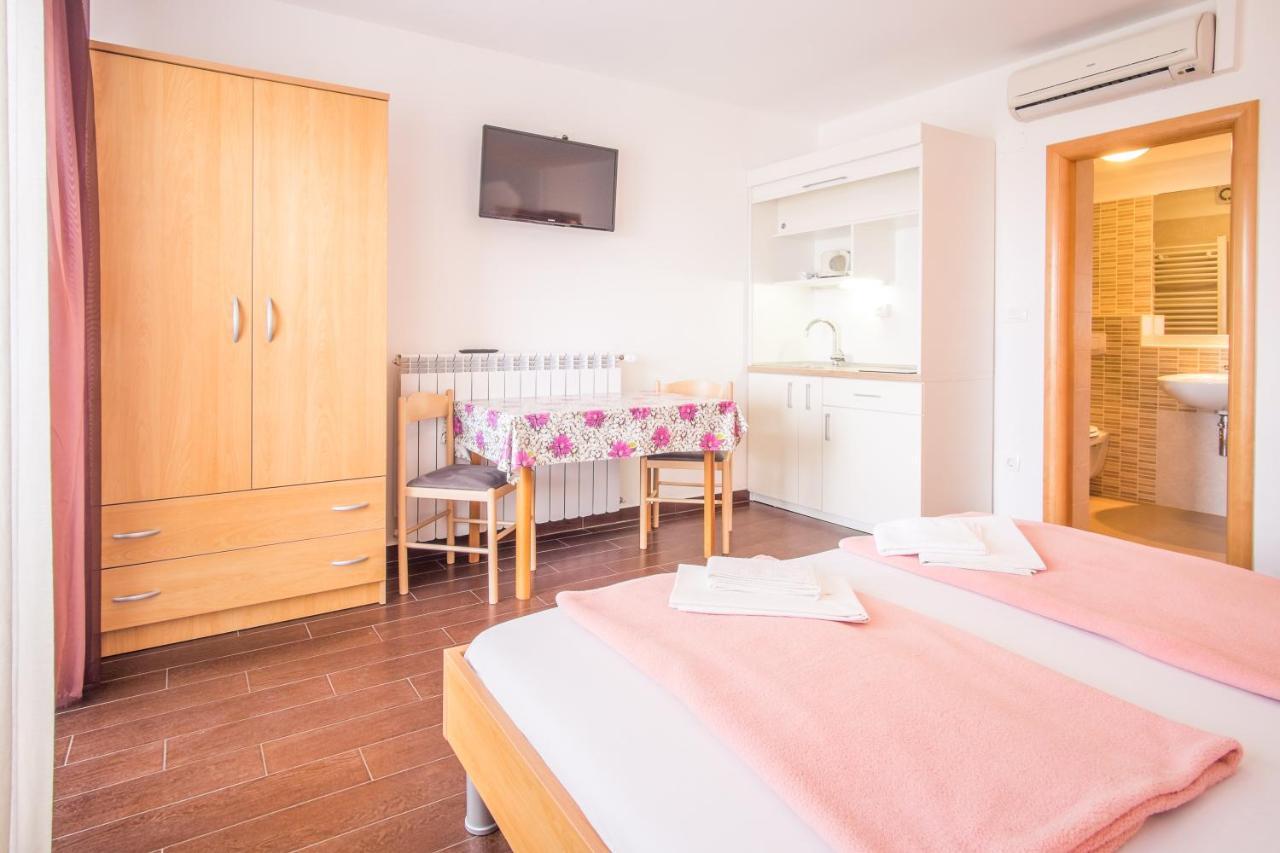 Apartments Bogdanic Krk I Krk Town Eksteriør bilde